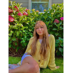 Meet your Posher, Lola